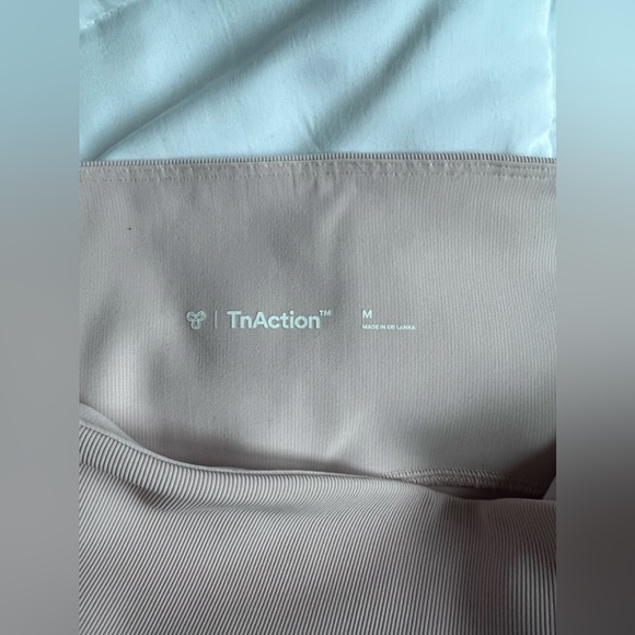 TNA Action - TNA Slick Rib Atmosphere Hi-Rise Short [NWOT] - Picture 4 of 4